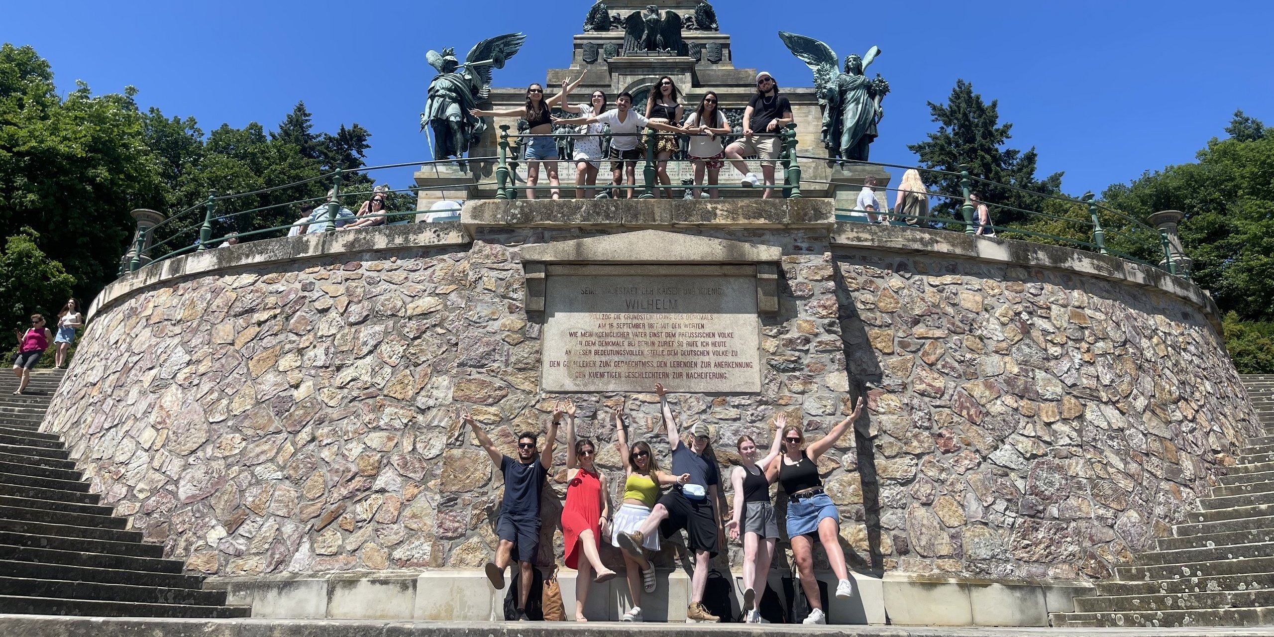 ISU 2023 Group picture on top of the Niederwald monument in Ruedesheim